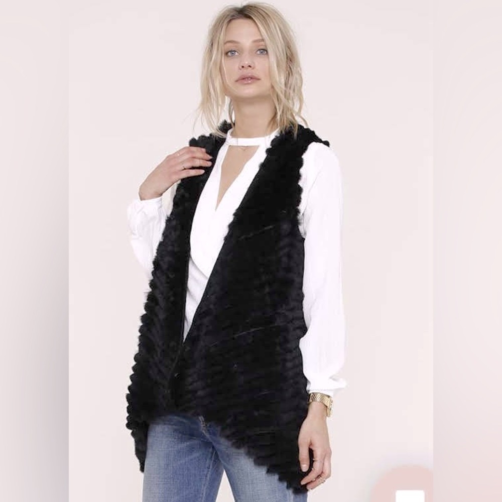 Ray Fur Vest in Black - NWT